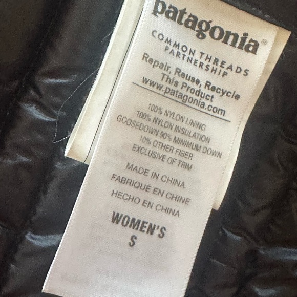 Patagonia Ultralight Down Vest Size Small Black Excellent Condition! - Picture 8 of 9